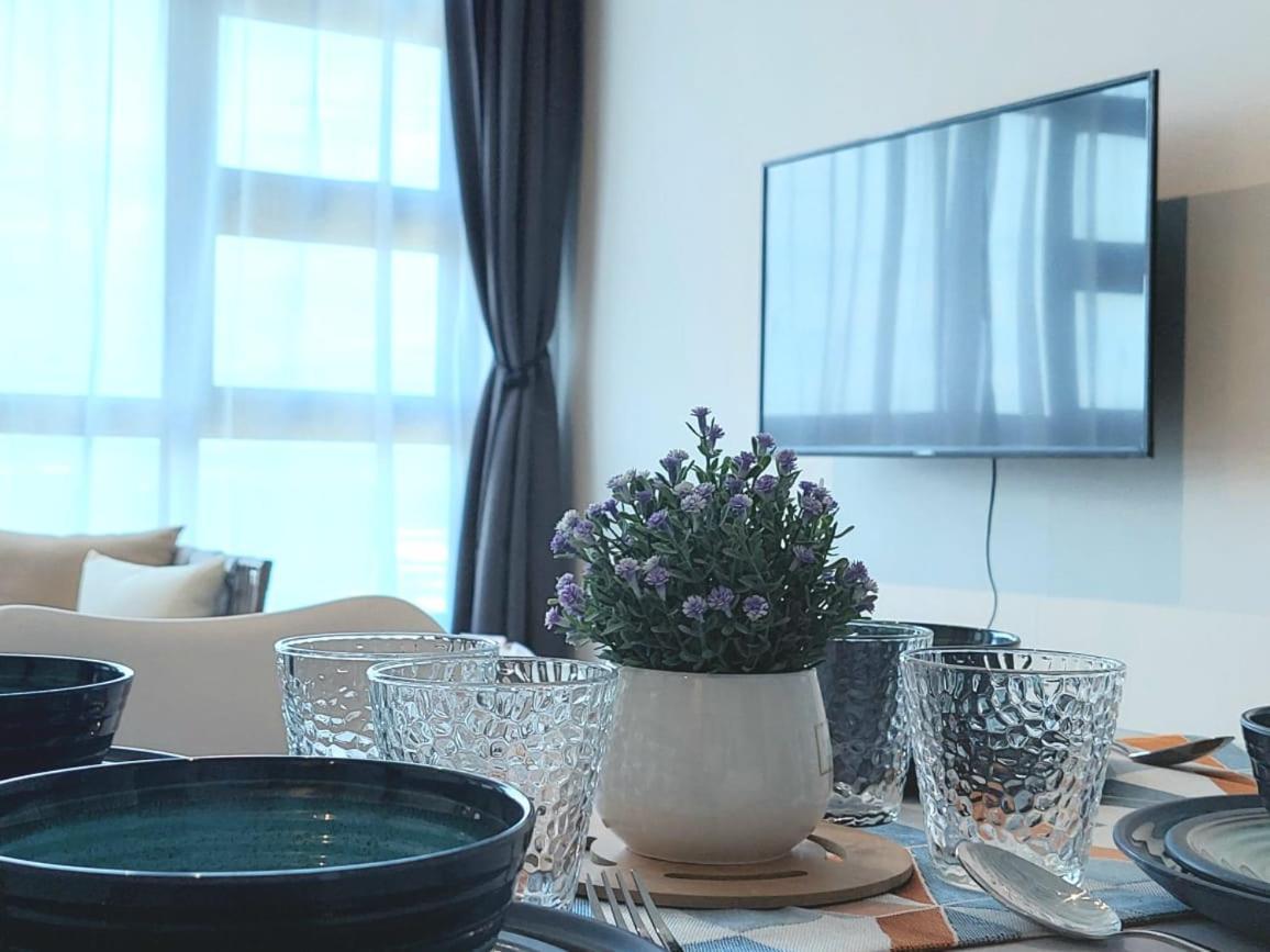 J'Stay Seaview Suite Jesselton Quay Kota Kinabalu Exterior photo